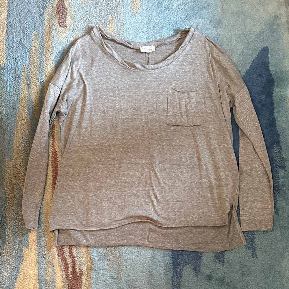 1.4.3. Story by Line Up Gray Long Sleeve Top NWOT